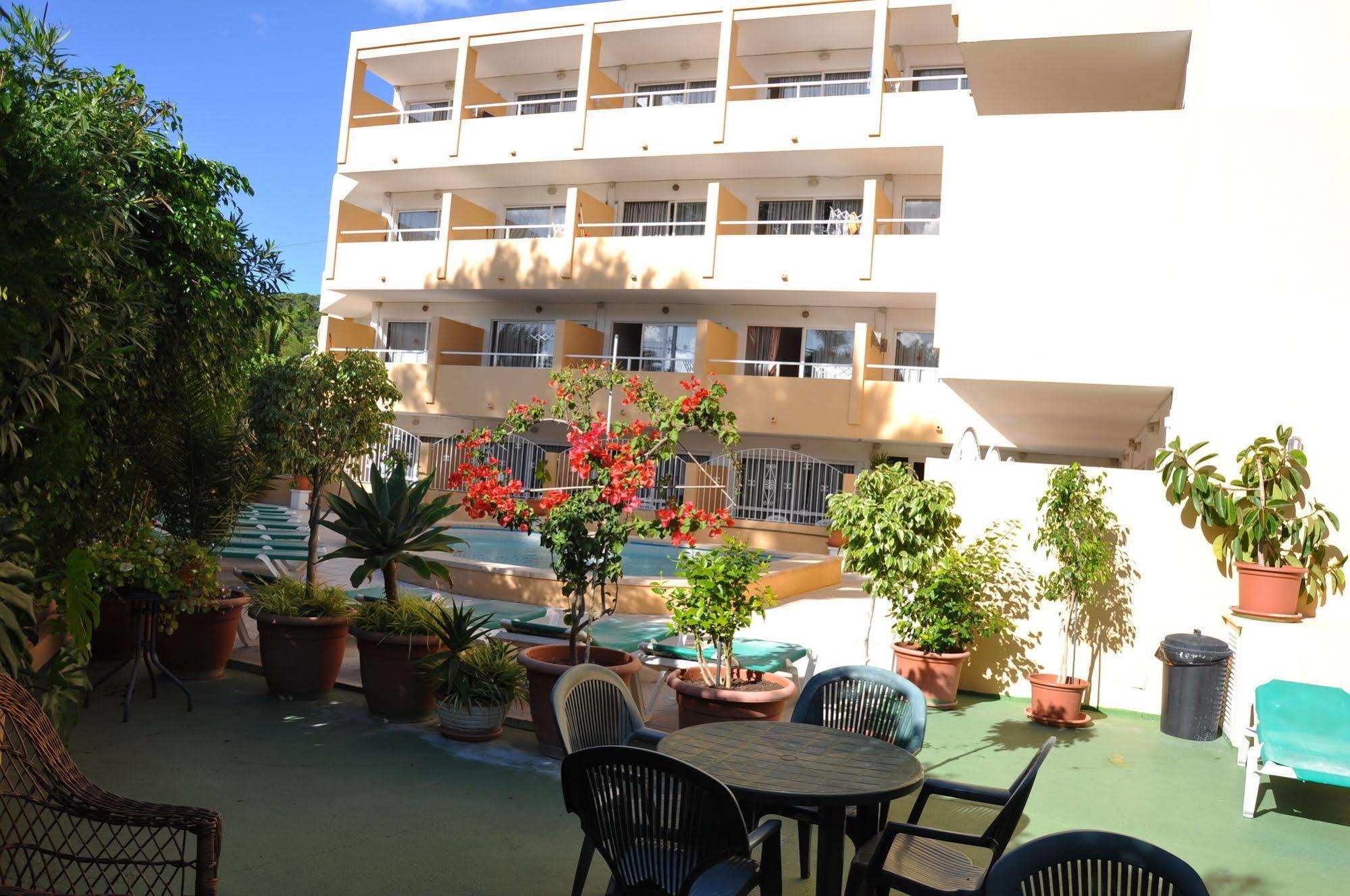 Alper Apartments Mallorca Пальма Нова Экстерьер фото