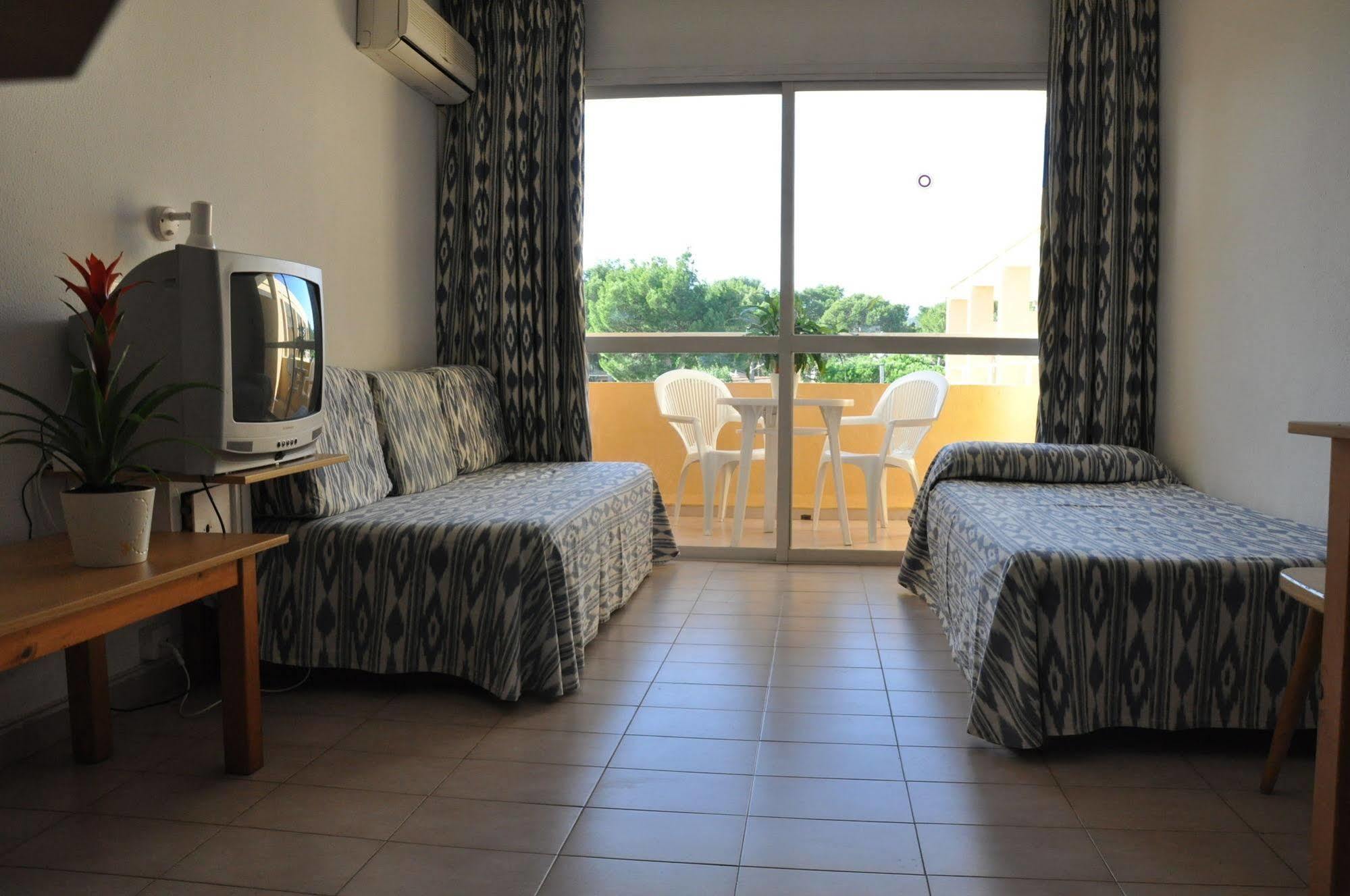 Alper Apartments Mallorca Пальма Нова Экстерьер фото